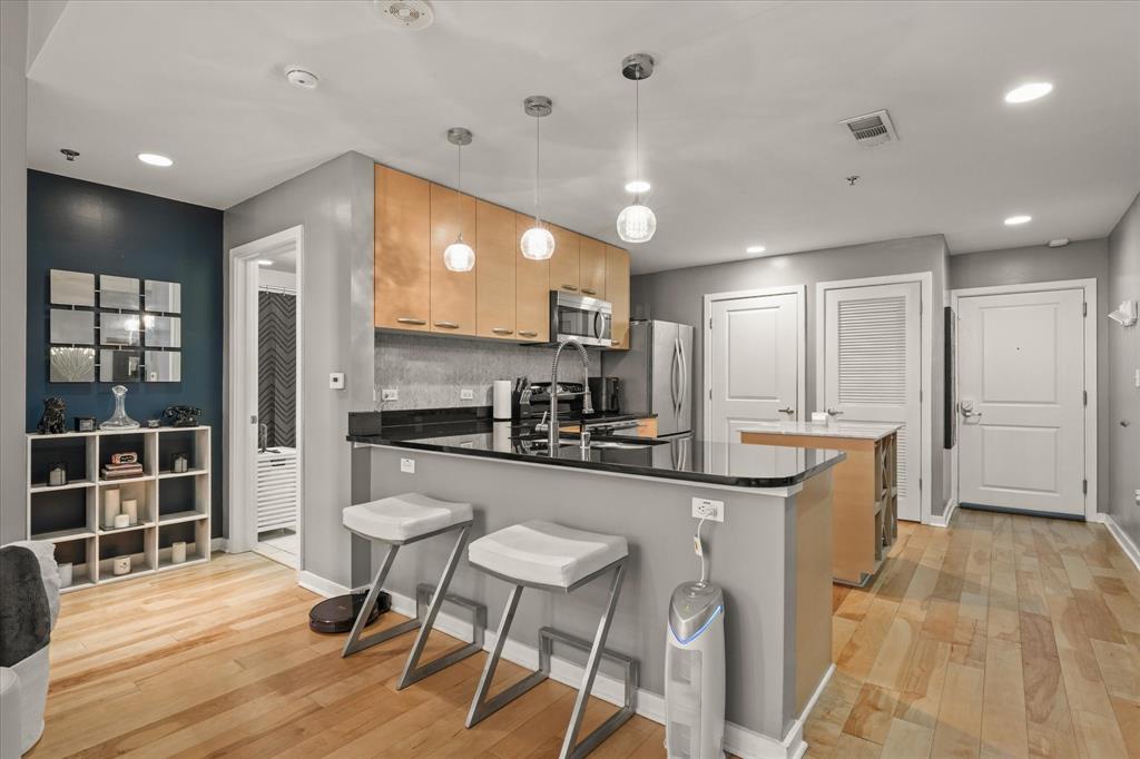 Metropolitan 1200 Main St Condo - Residential