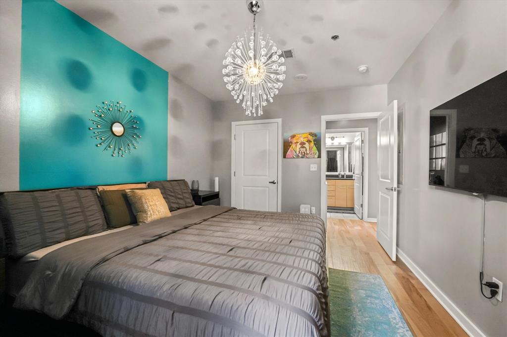 Metropolitan 1200 Main St Condo - Residential