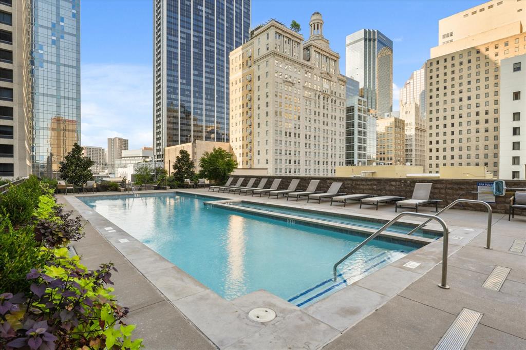 1200 Main Street 1508