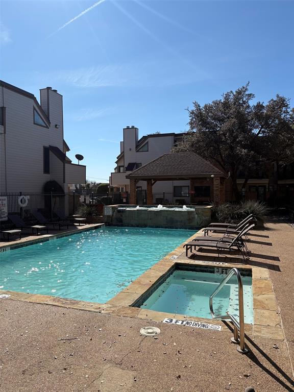 Arlington Oaks Condo - Residential