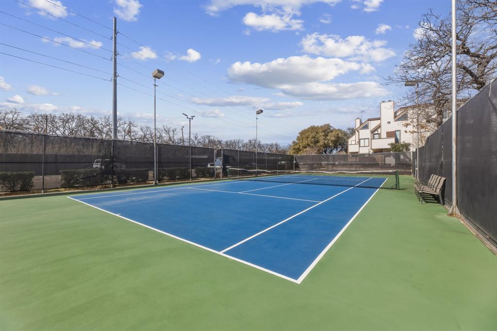 Arlington Oaks Condo - Residential