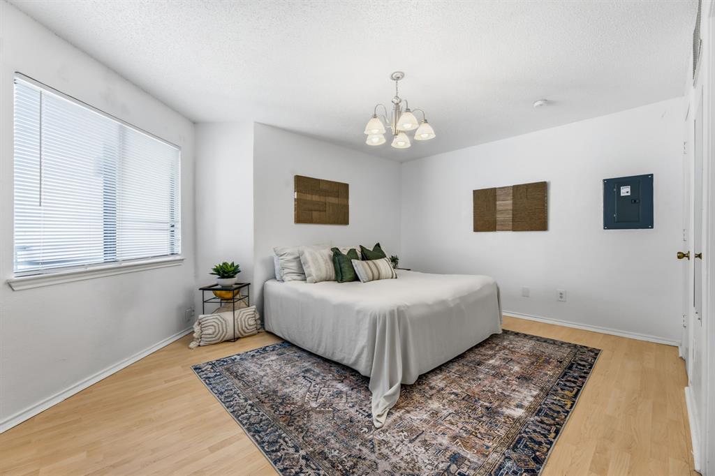 Arlington Oaks Condo - Residential