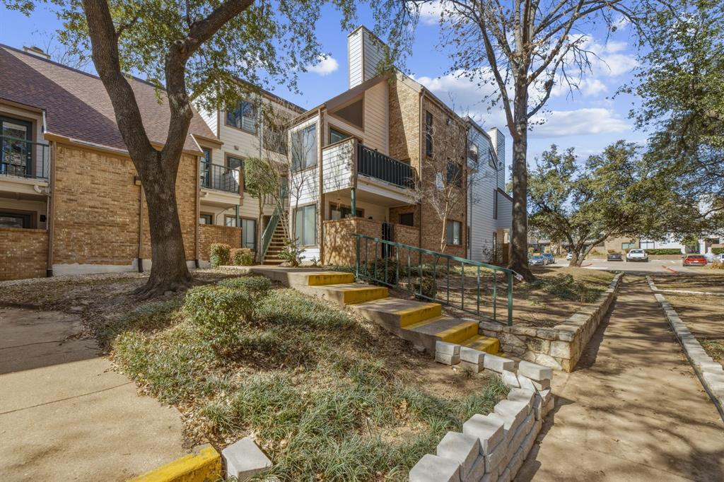 Arlington Oaks Condo - Residential