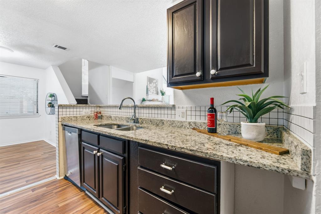 Arlington Oaks Condo - Residential