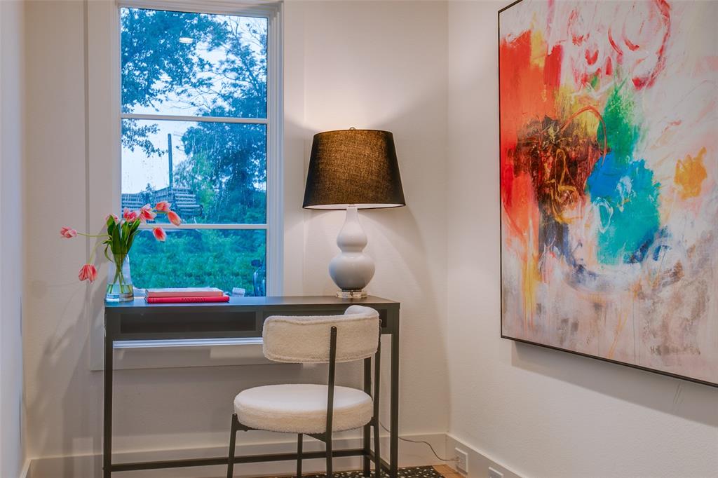 7207 Gaston Avenue 1006