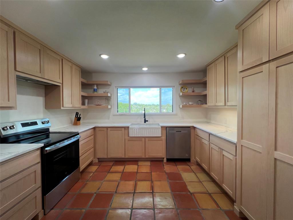 Beverly Hills Estates - Residential Lease