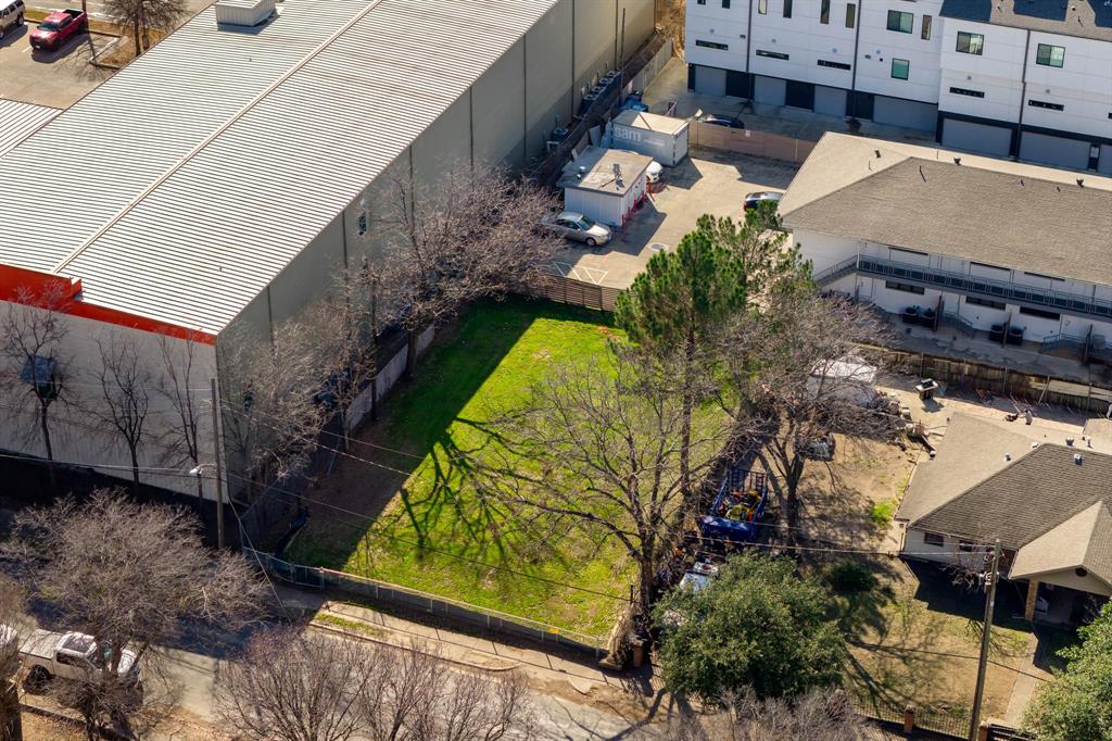 1725 N Prairie Avenue