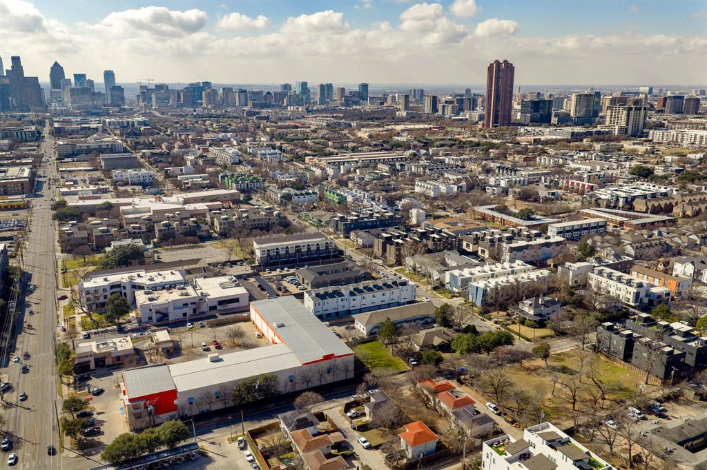 1725 N Prairie Avenue