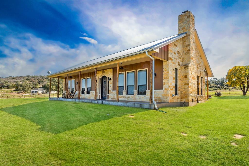 800 Quarter Horse Circle