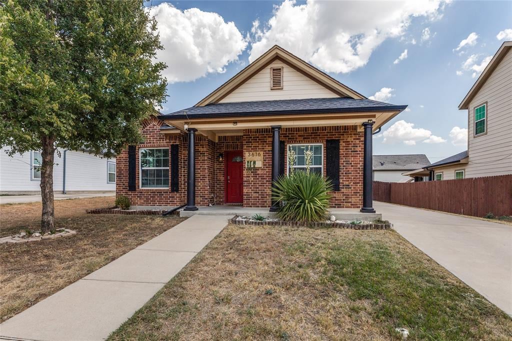 Photo of 3616 Eagle Nest Street, Fort Worth, TX 76106 (MLS # 21392125)