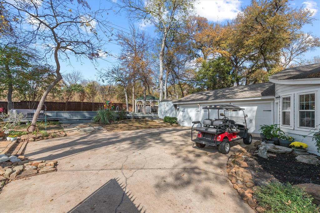 CASA LINDA FOREST - Residential