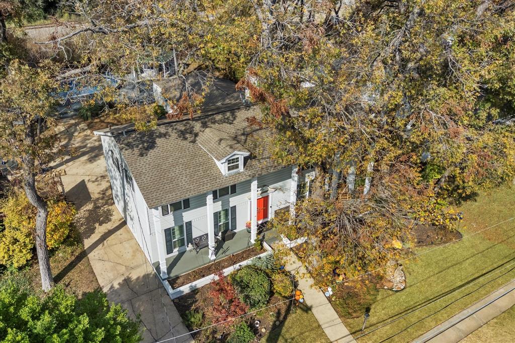 CASA LINDA FOREST - Residential