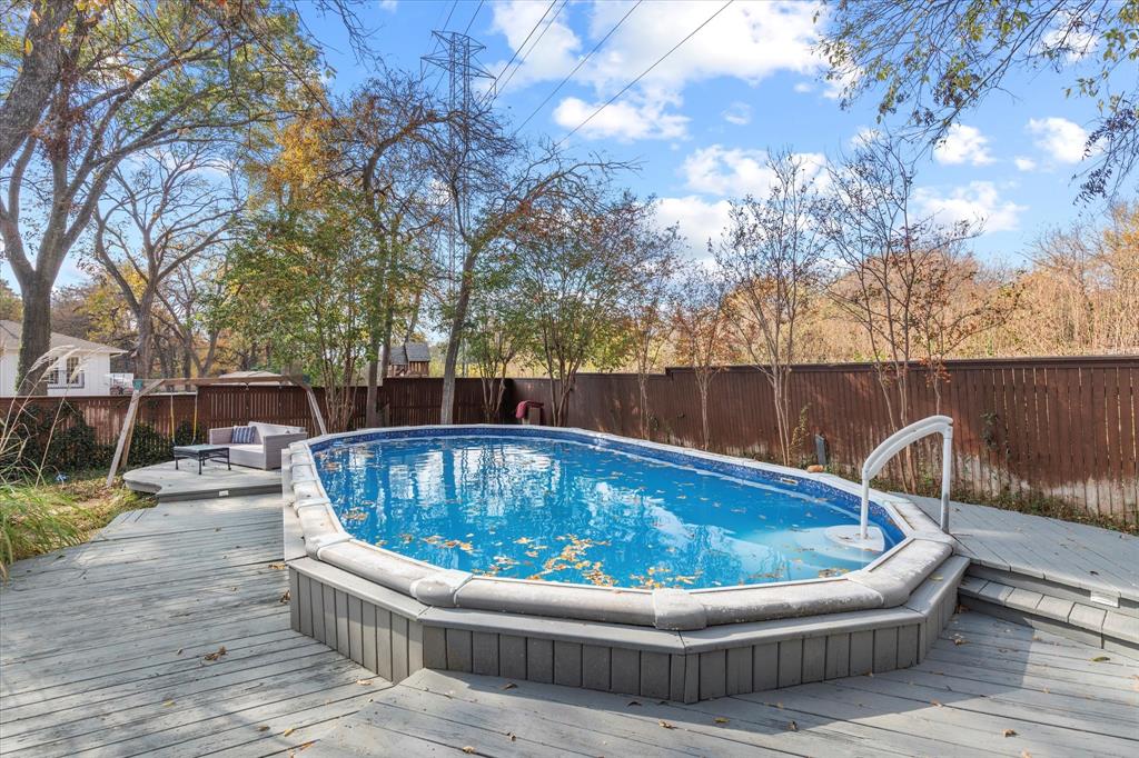 CASA LINDA FOREST - Residential