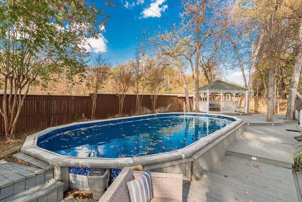 CASA LINDA FOREST - Residential