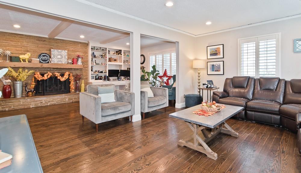 CASA LINDA FOREST - Residential