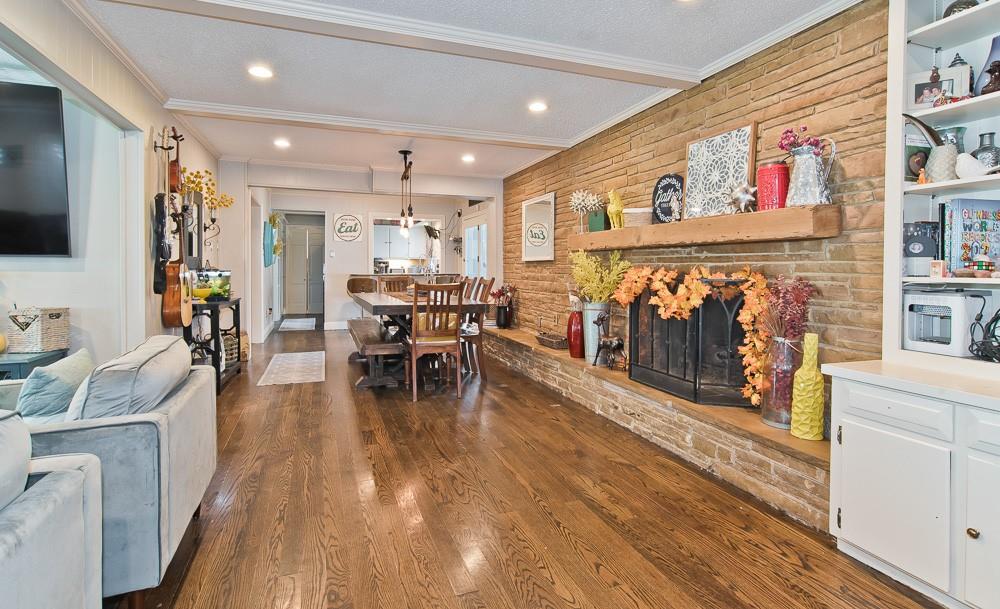 CASA LINDA FOREST - Residential