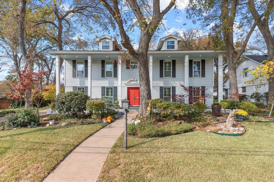 OUTSTANDING HOME IN CASA LINDA FOREST WITH LARGE PILLARS AND INVITING FRONT COVERED PORCH CLOSE TO WHITE ROCK LAKE!!  HOME SITS ON A GREAT LOT 0.288 SURROUNDED BY BEAUTIFUL MATURE TREES, PRIVATE BACKYARD, ABOVE GROUND POOL, FLAGSTONE PATIO,GAZEBO,3CAR ATTACHED GARAGE,ELECTRIC GATE. HOME FEATURES 3BEDROOMS,2.5BATHS,2LIVING AREAS,DINING,LARGE OFFICE,ENCLOSED MUDD ROOM AND FLEX AREA OVERLOOKING LARGE BACKYARD (MUDD-FLEX AREA SEPARATE SQFT.APPROX. 300SQFT.). OTHER FEATURES; OPEN FLOORPLAN, HARDWOOD FLOORS THROUGHOUT, BEAUTIFUL LARGE FIREPLACE,SHUTTERS,BUILT-IN FEATURES,SEPARATE UTILITY ROOM AND WALK-IN PANTRY. WINDOWS UPGRADED, NEST THERMOSTATS, CEILING FANS. COZY KITCHEN AREA WITH GRANITE COUNTERS. BEDROOMS UP AND MASTER BEDROOM SUITE IS EXTRA LARGE WITH SITTING AREA,WALK-IN-CLOSET,HOLLOYWOOD BATHS, SPLIT BEDROOMS, JACK&JILL BATHROOM WITH SEPARTATE VANITIES. EXCEPTIONAL HOME FOR ENTERTAINING, LARGE OPEN BACKYARD AREA, SEPARATE EXTERIOR STORAGE. CLOSE TO CASA LINDA SHOPPING, DINING, WHITE ROCK LAKE, DALLAS ARBORETUM, DOWNTOWN DALLAS, LOCATION, LOCATION!! DO NOT MISS!!