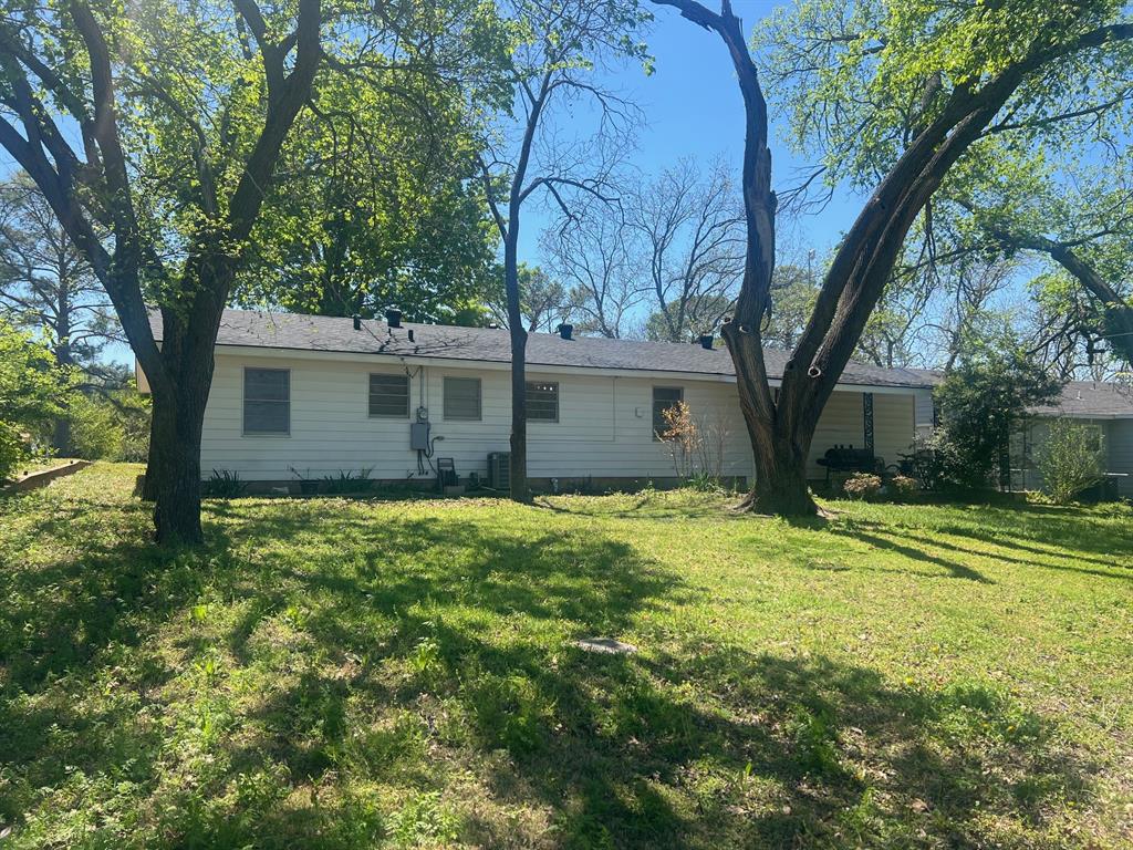 1305 Hillcrest Drive