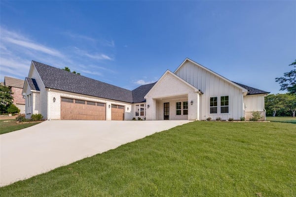 145 EAGLE CHASE LN, POTTSBORO, TX 75076 - Image b7aaa2e50beb27d34d3b541d344cd12c/2473238273