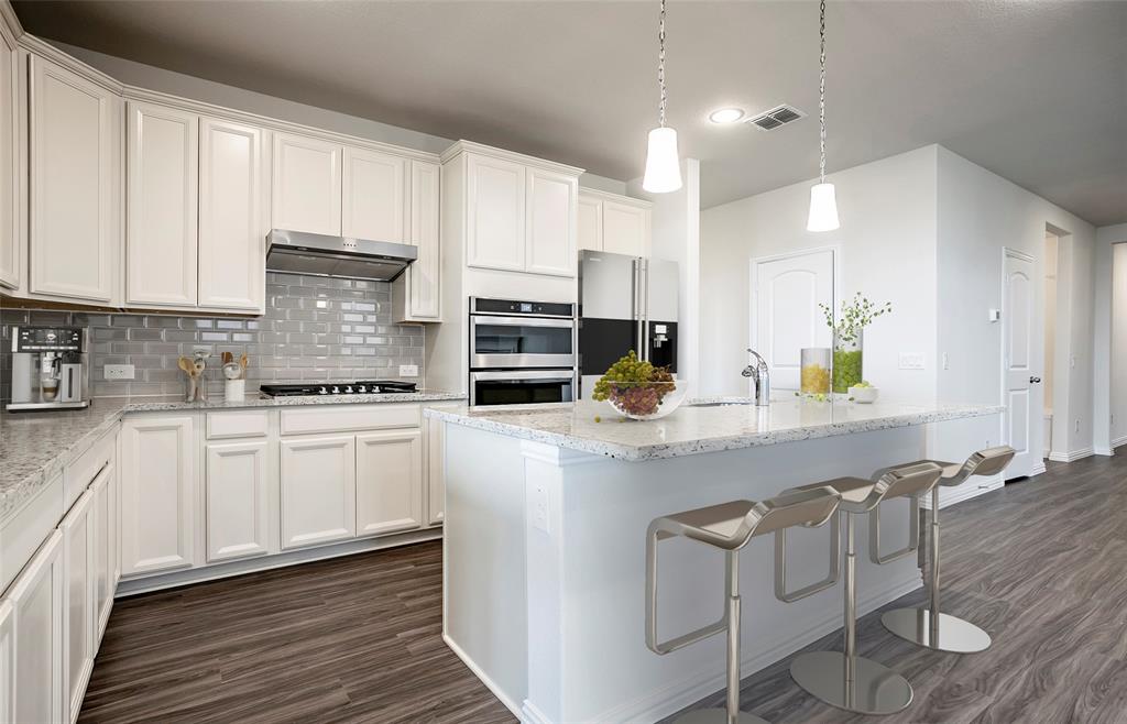 1808 Red Bud Trail