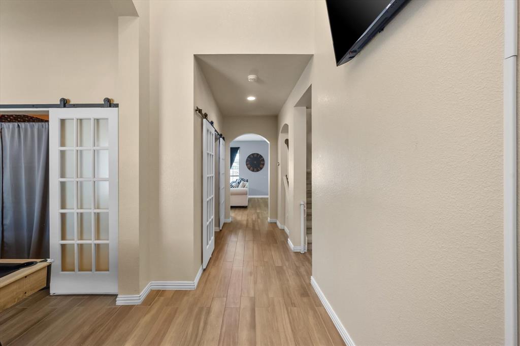 2585 Shoreview Drive