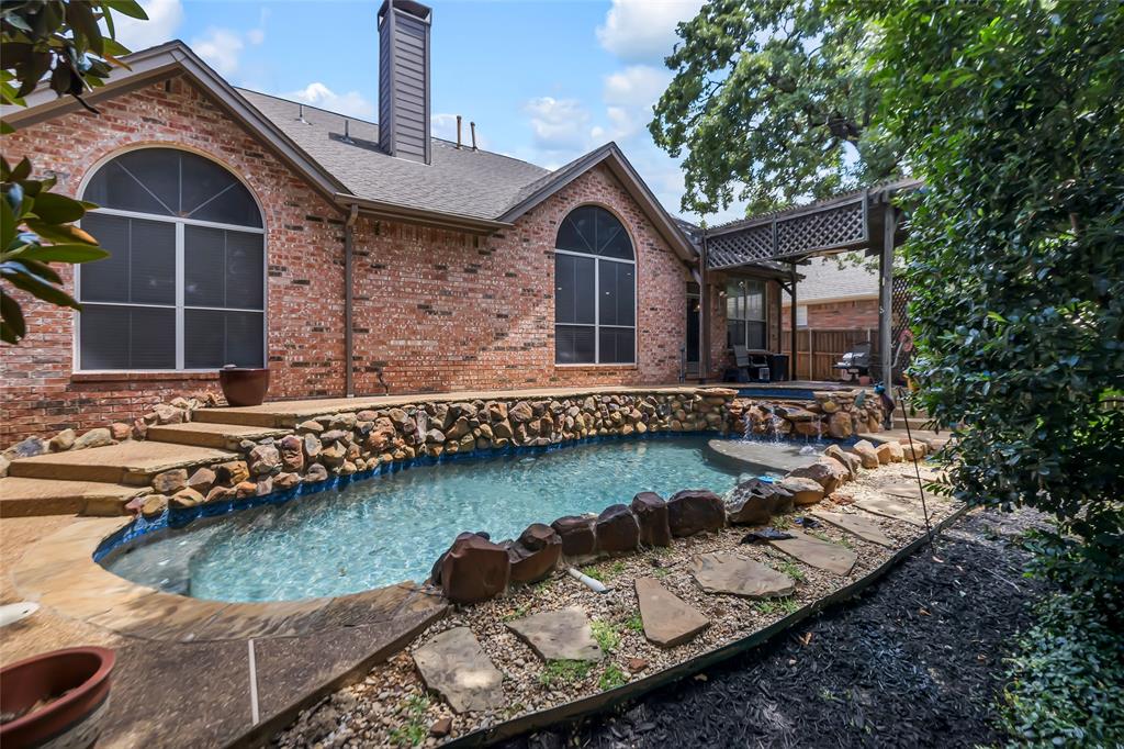 2807 Stonehurst Drive