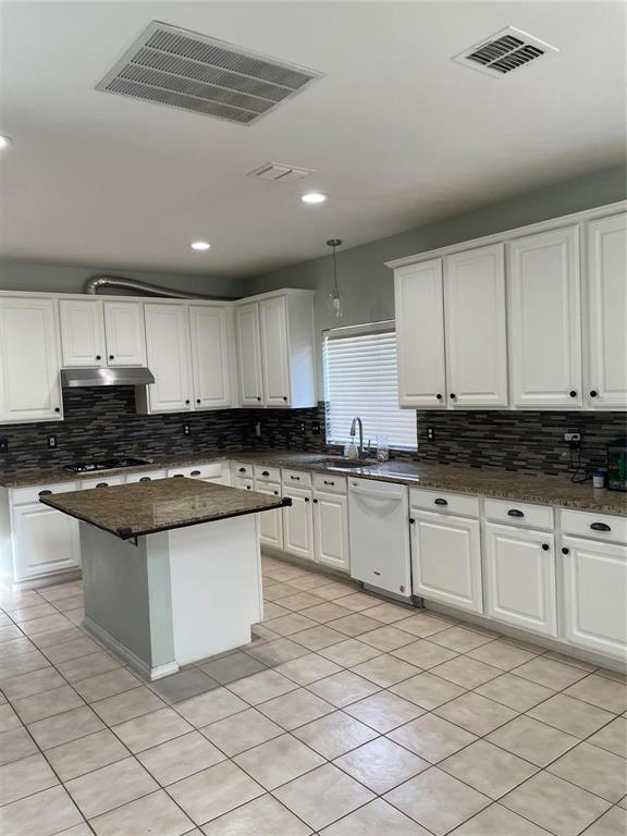 Country Meadow Add Ph I - Residential Lease