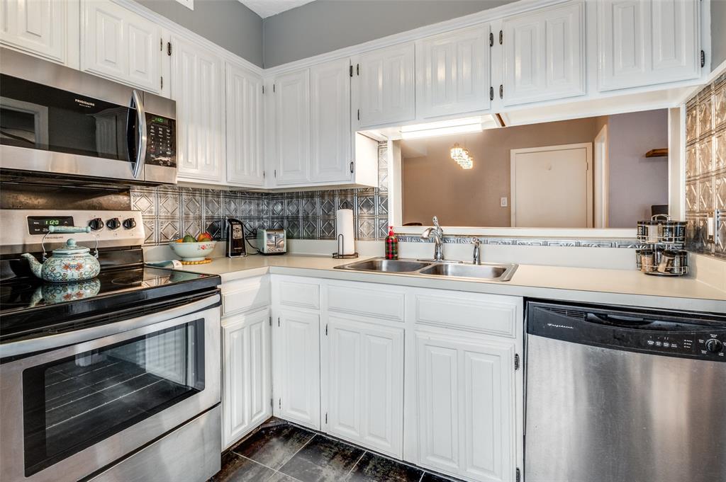 Preston Oaks Crossing Condos 01 & 02 - Residential