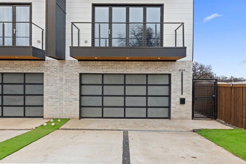 Photo of 1919 Pollard Street, Dallas, TX 75208 (MLS # 21388486)