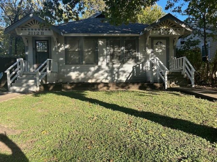 Old school wonderful Craftsman one bedroom duplex with hardwoods, washer and dryer, nice size rooms, covered parking and back yard. Great location. Easy to show and lease
