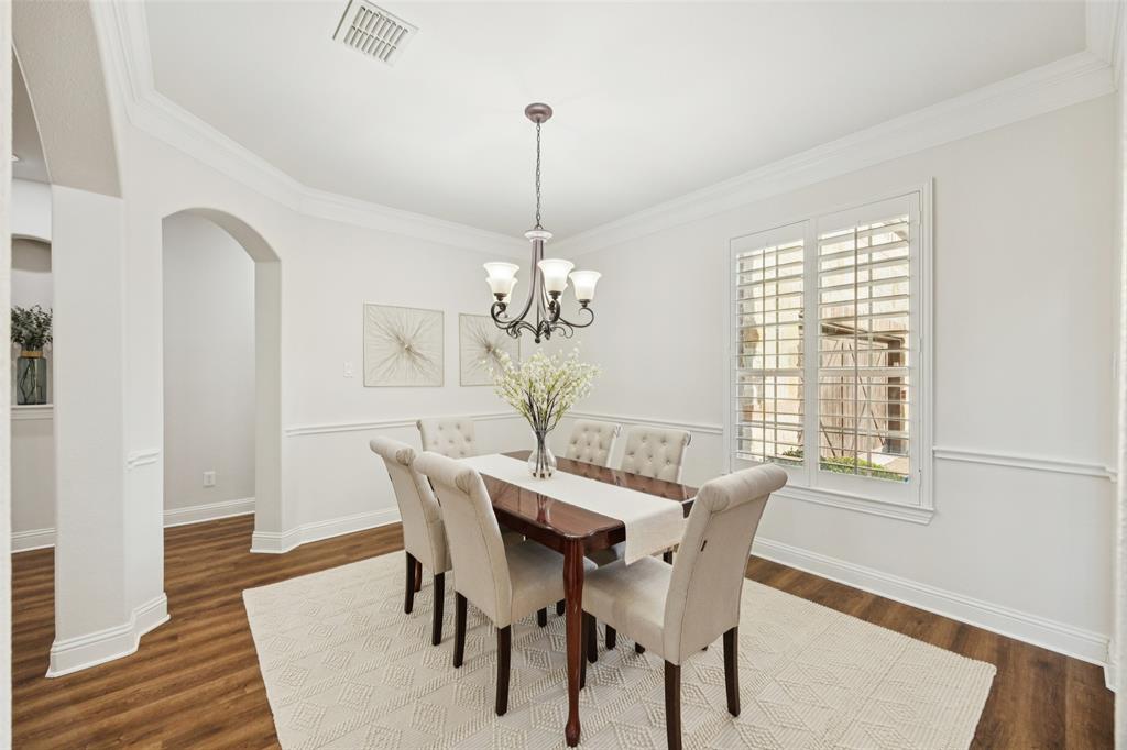 2743 Chatswood Drive