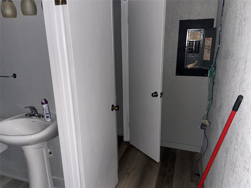 Cochran - Commercial Sale