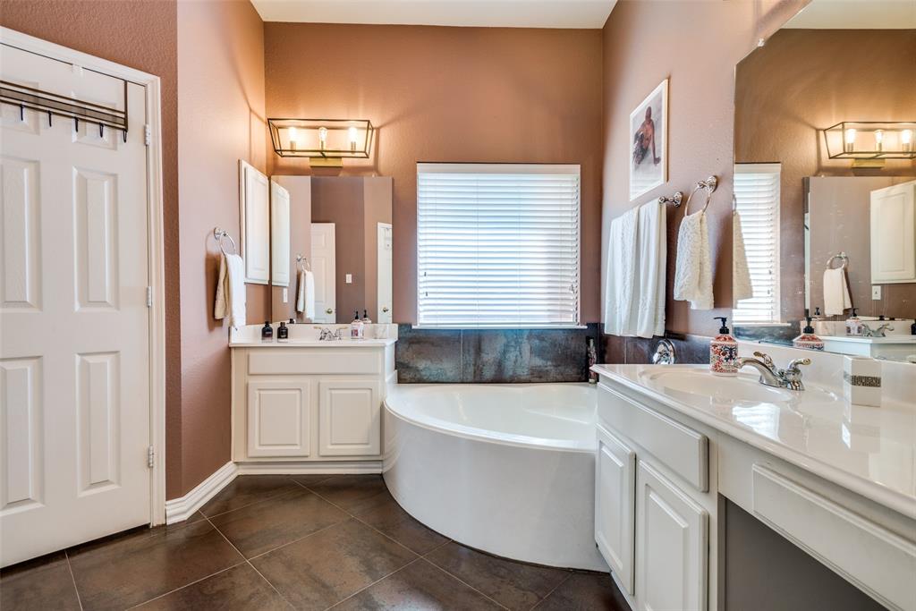 Legend Crest Viii - Residential