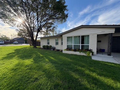 Photo of 7901 Laura Street, North Richland Hills, TX 76180 (MLS # 21399703)