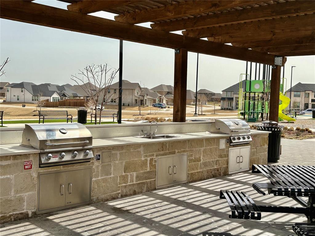 Eastridge Signature Series - Residential Lease