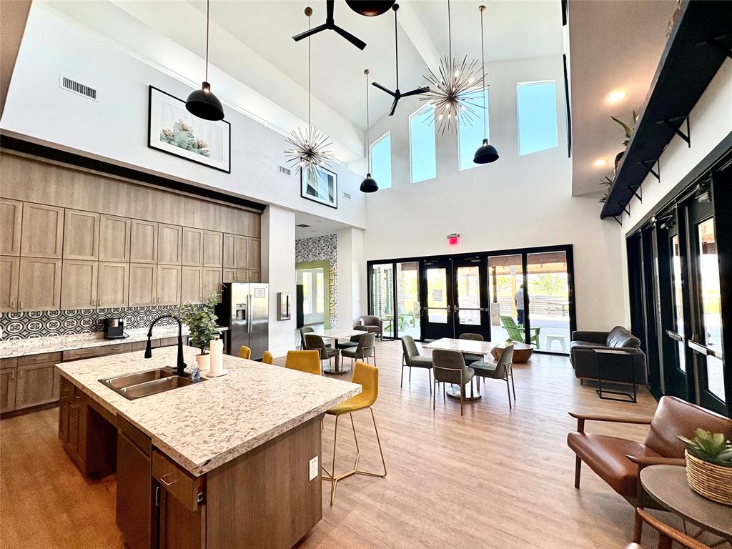 Eastridge Signature Series - Residential Lease