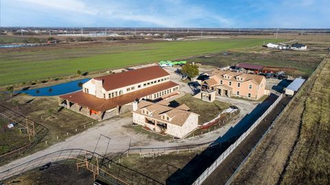 Photo of 9141 County Road 591, Nevada, TX 75173 (MLS # 21125748)