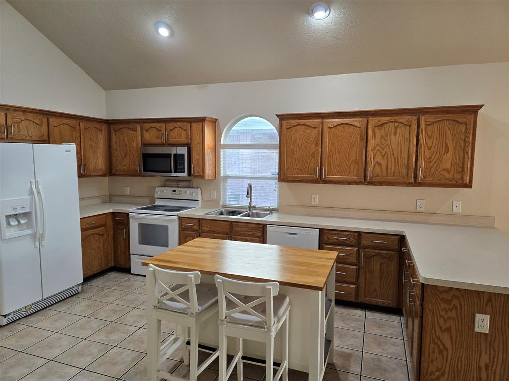 Fossil Hill Estates - Residential Lease