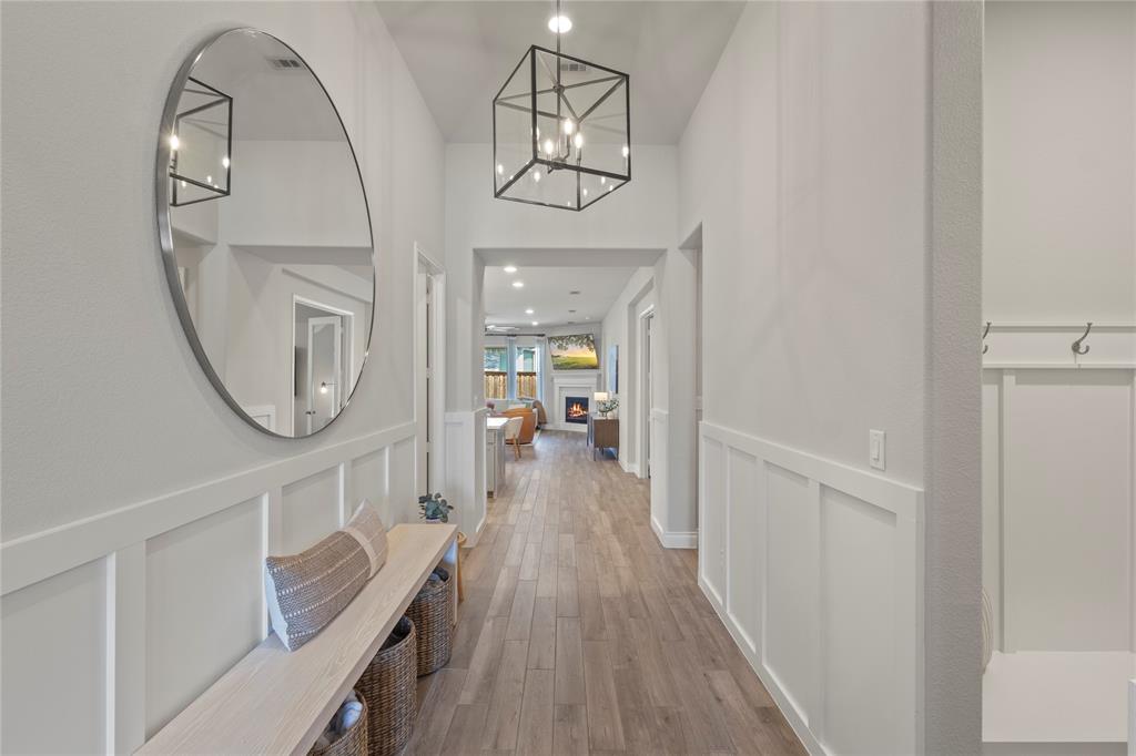 921 Queens Lake Trail