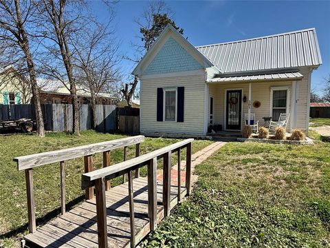 Tiny photo for 305 S Live Oak Street, Hico, TX 76457 (MLS # 21197837)