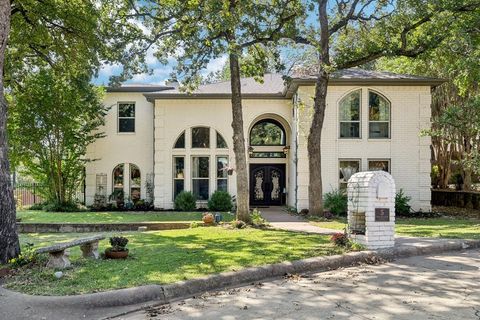 Photo of 5 Woodlands Court, Trophy Club, TX 76262 (MLS # 21312143)