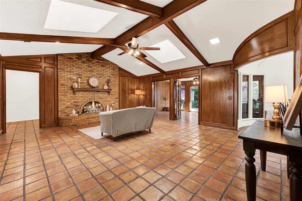 1908 Edgewater Drive