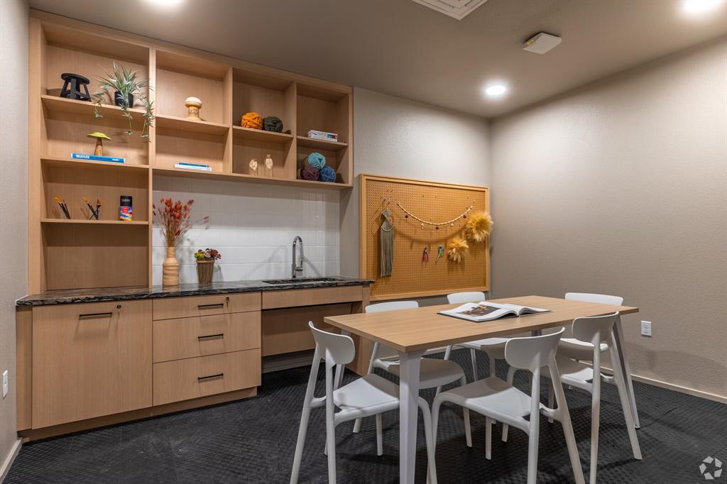 Uniti Bishop Arts - Residential Lease