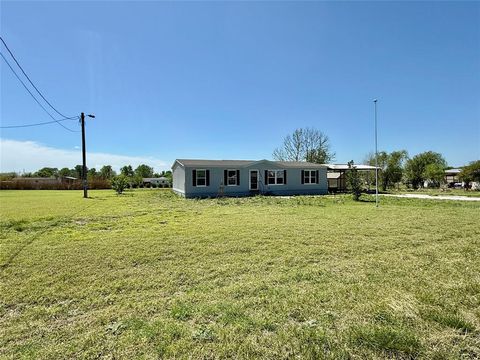 Photo of 525 Private Road 4906, Haslet, TX 76052 (MLS # 21227861)