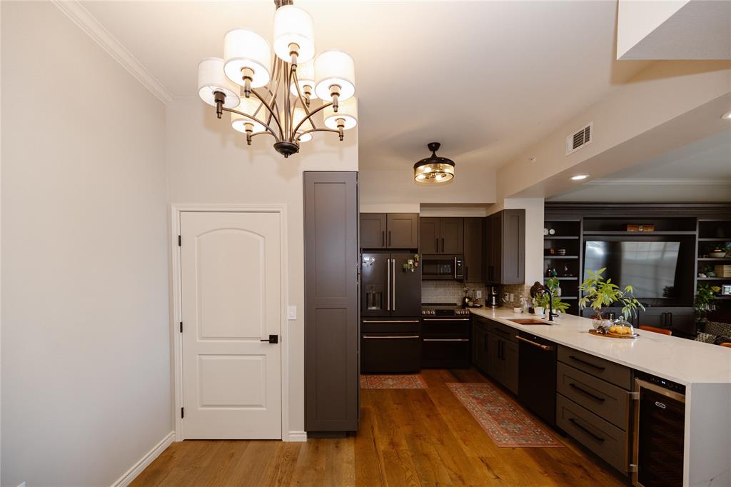 3225 Turtle Creek Boulevard 812