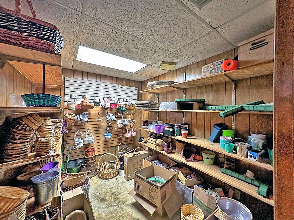 LARGE LOTS - Commercial Sale