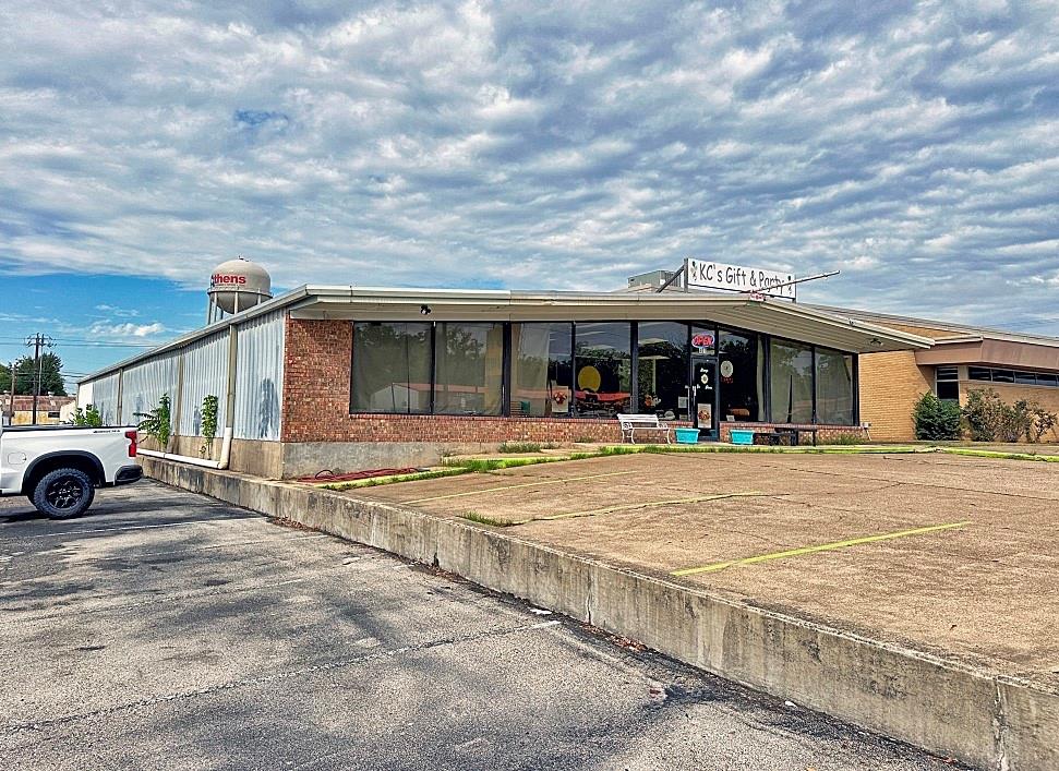 407 E Tyler Street