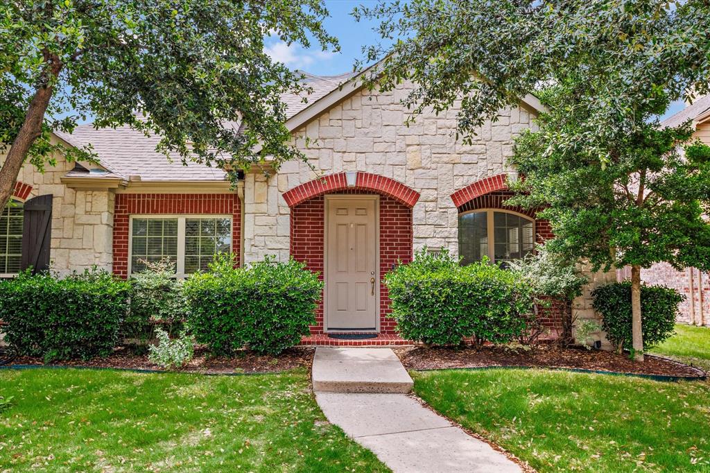 906 Cougar Drive
