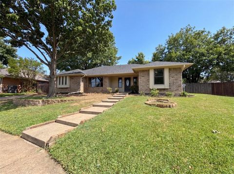 Photo of 2300 Ridgewood, Bedford, TX 76021 (MLS # 21263514)