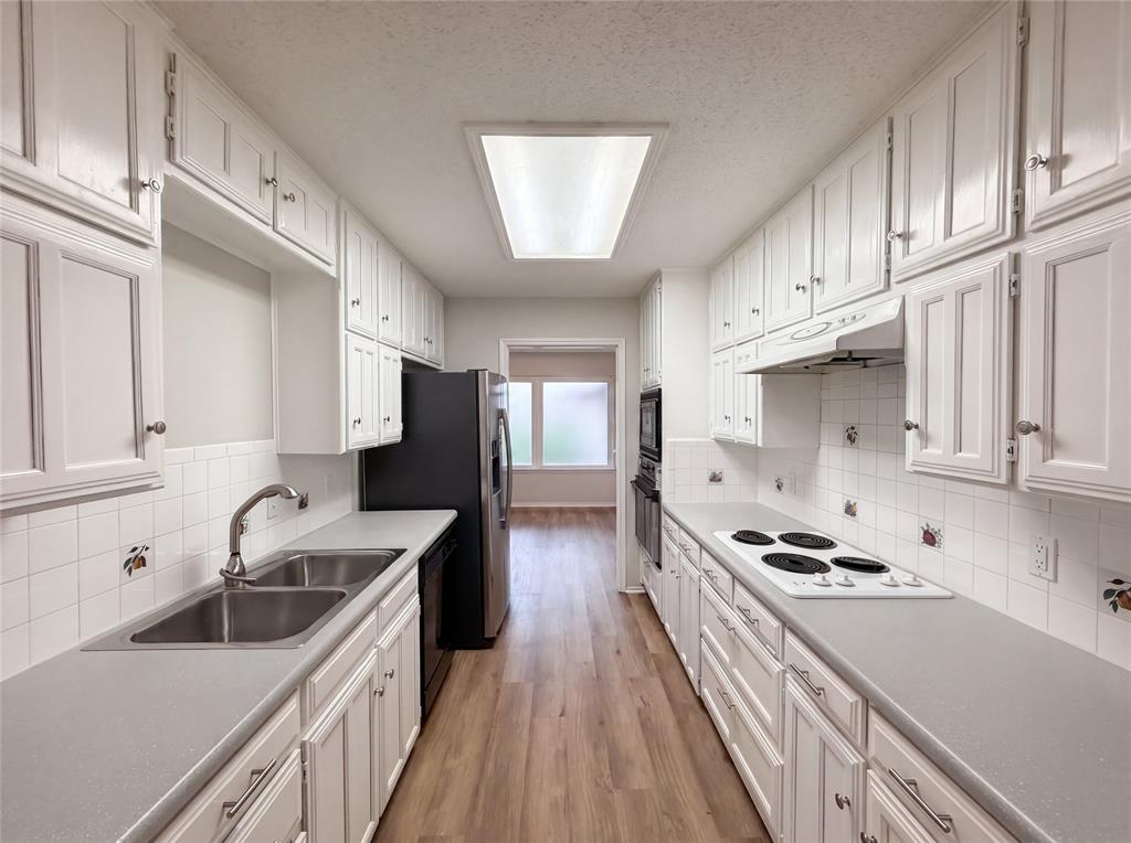 2300 Ridgewood